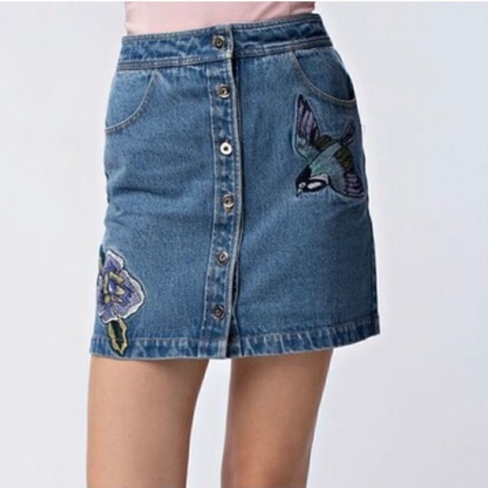 ð
ºEMBROIDERED Denim Mini Skirt - Picture 4 of 13